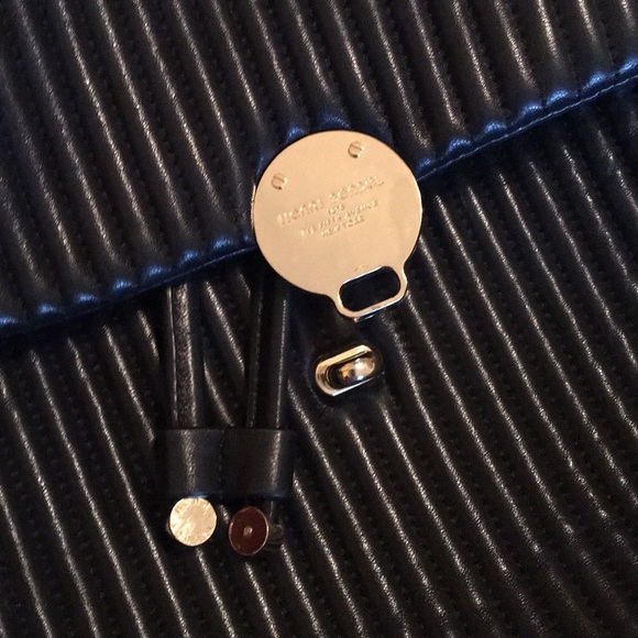 Henri Bendel Leather Bag - Picture 7 of 8